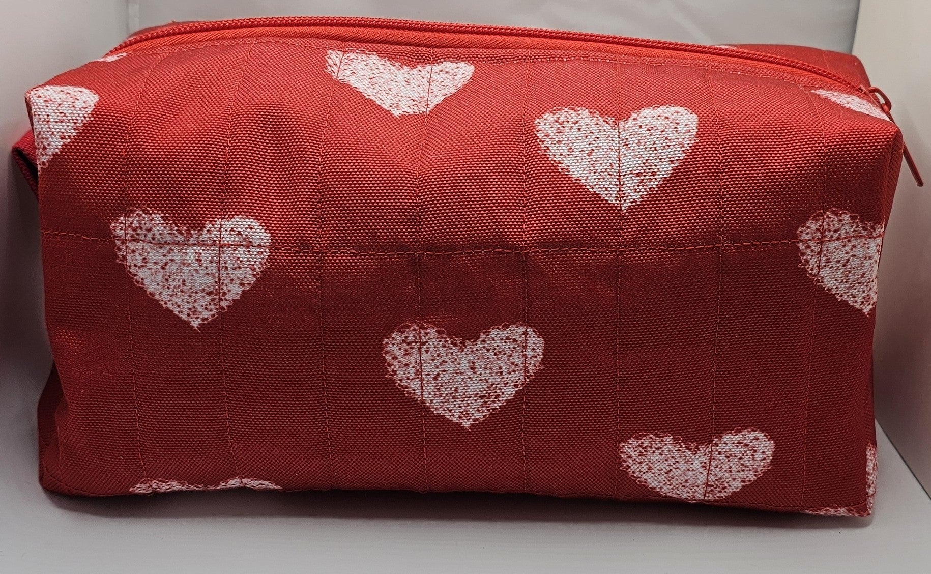 Handmade White Heart Red Makeup Bag (Large)
